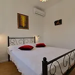 Kati Trogir