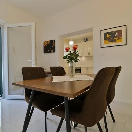 Apartment Kati - Garden Trogir