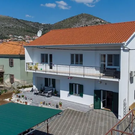 Kati - Garden Apartment